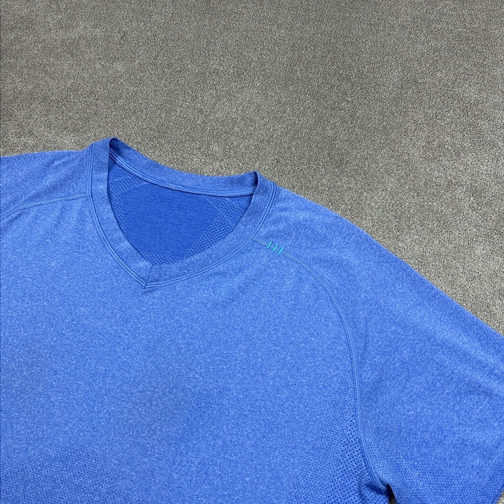 Lululemon Shirt Mens L Metal Vent Tech Short Sleeve Gym Top Blue Stretch V Neck